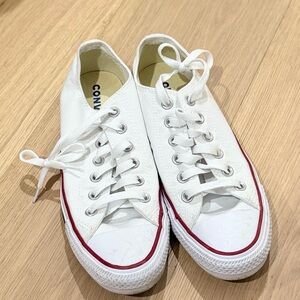 Converse All Star White Canvas Sneakers with Red Trim 7,5